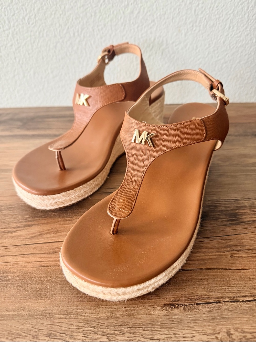 MICHAEL Michael Kors Womens Laney Thong Leather Upper Wedge Sandals (7) LIKE NEW